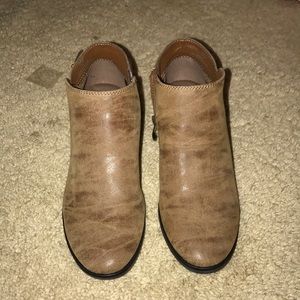 tan boots